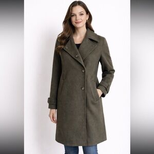 ASOS || Woman’s Green Trench Coat Timeless Design size 4
